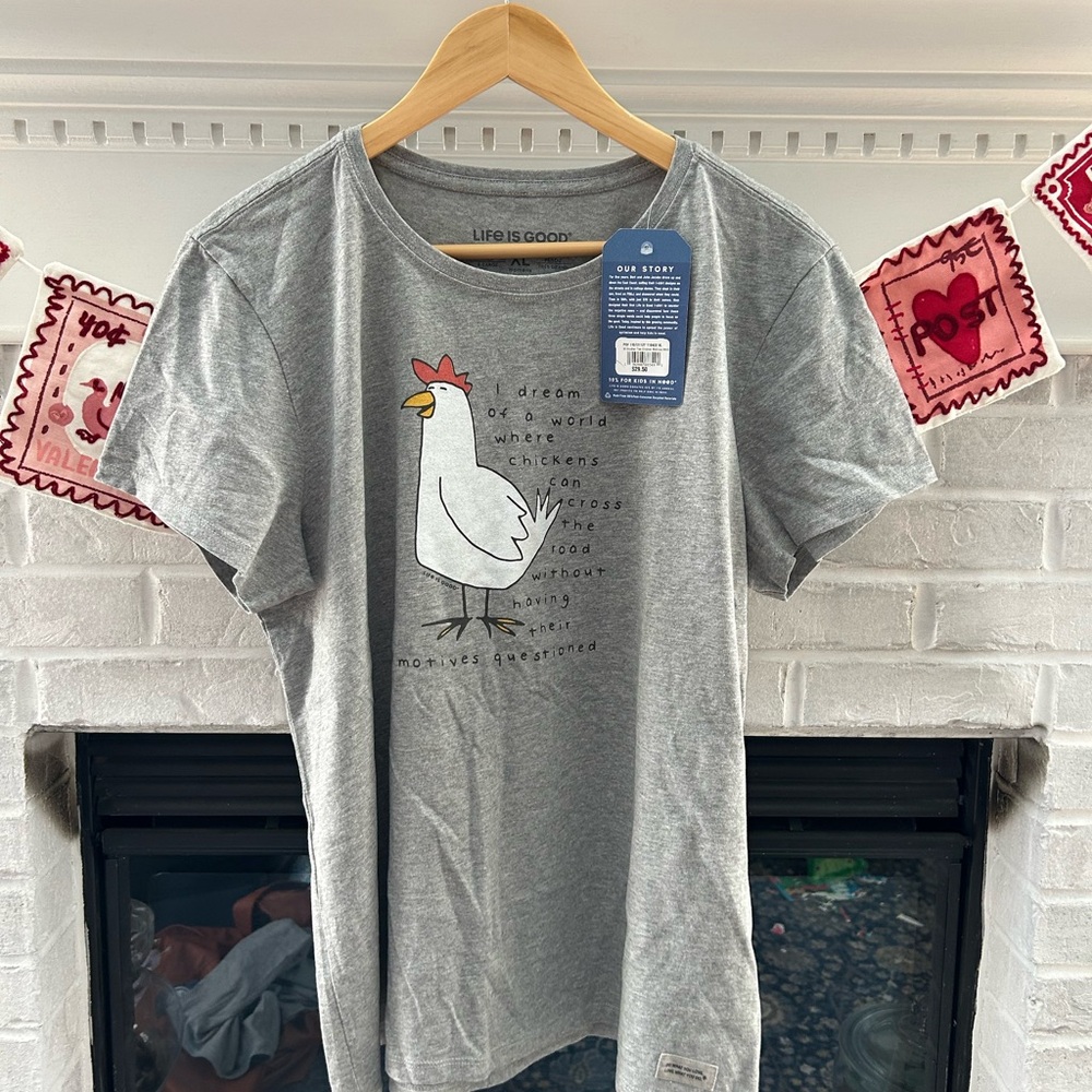 Life Is Good Heather Gray T-Shirt XL NWT chickens top - Picture 2 of 6